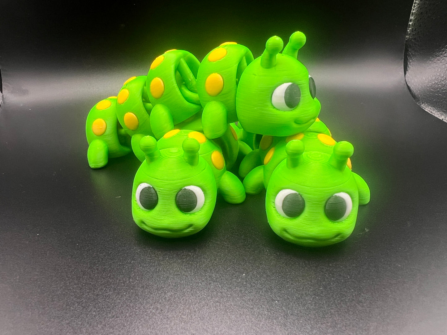 GlowDot Wigglepillar